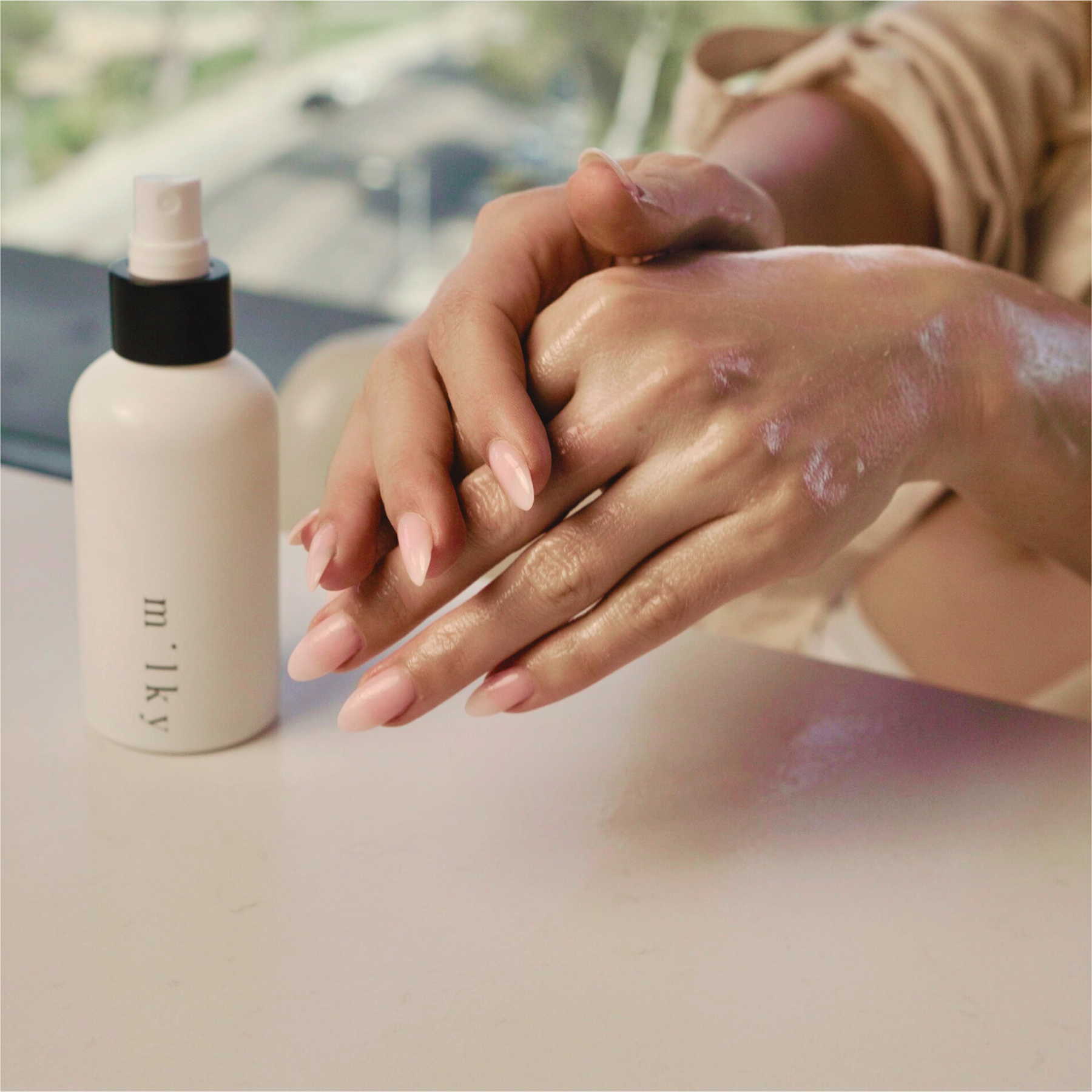 Riddle Milky Oil Spray Lotion main image 0
